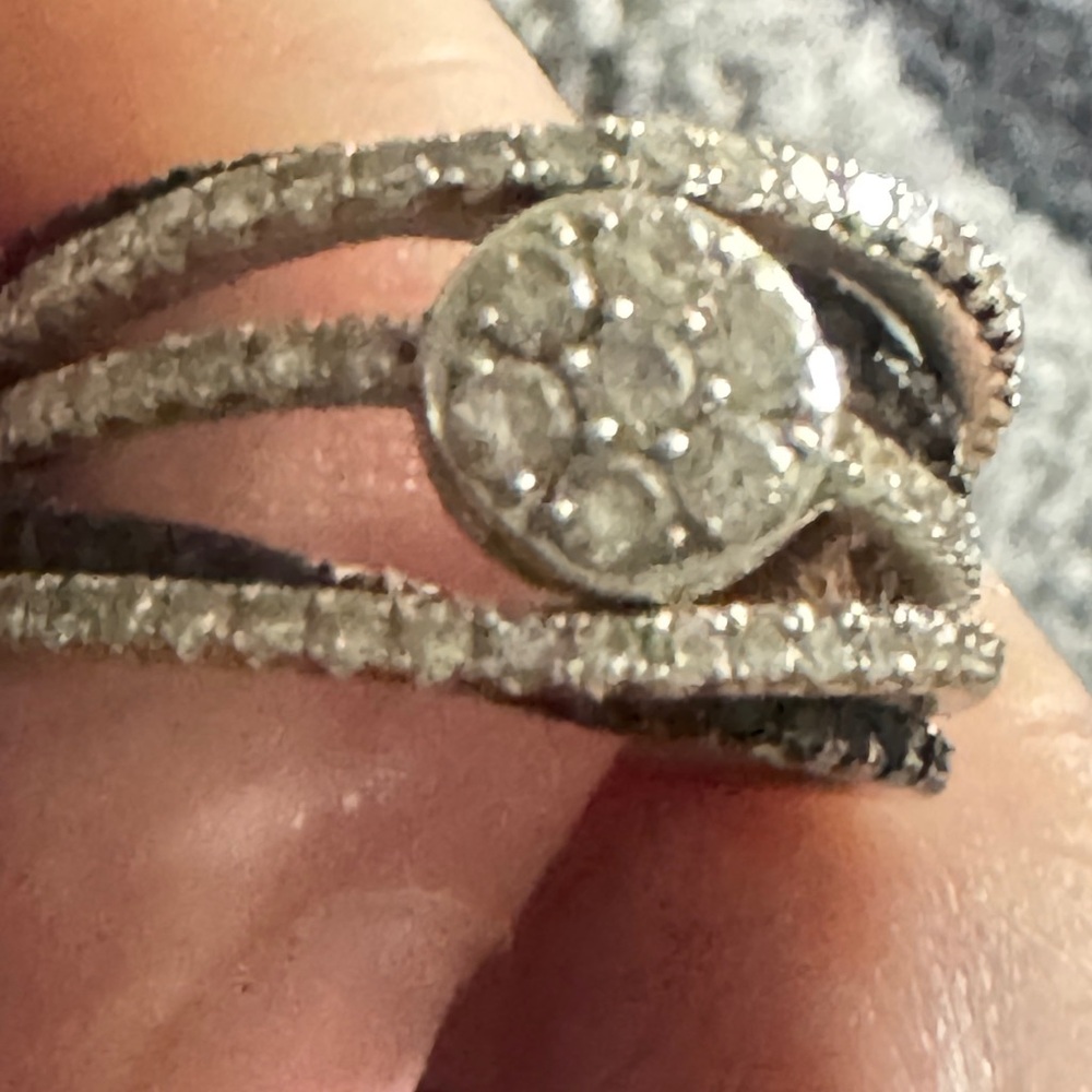 Gold Diamond Cluster Ring With Split Shank Design - image 8